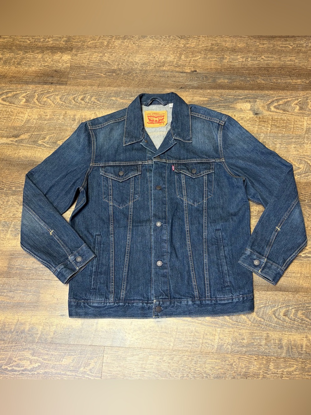 Levi’s Classic Denim Trucker Jacket Mens XL Dark Blue Wash Jean Coat